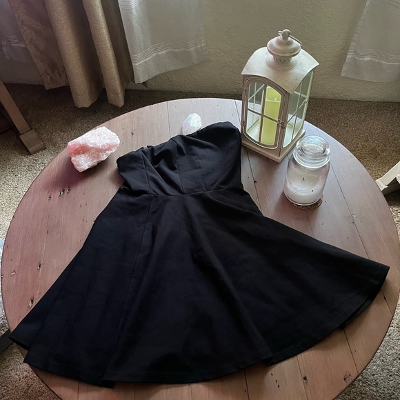 Lulus Dresses & Skirts - Lulu's Classic Black Dress
